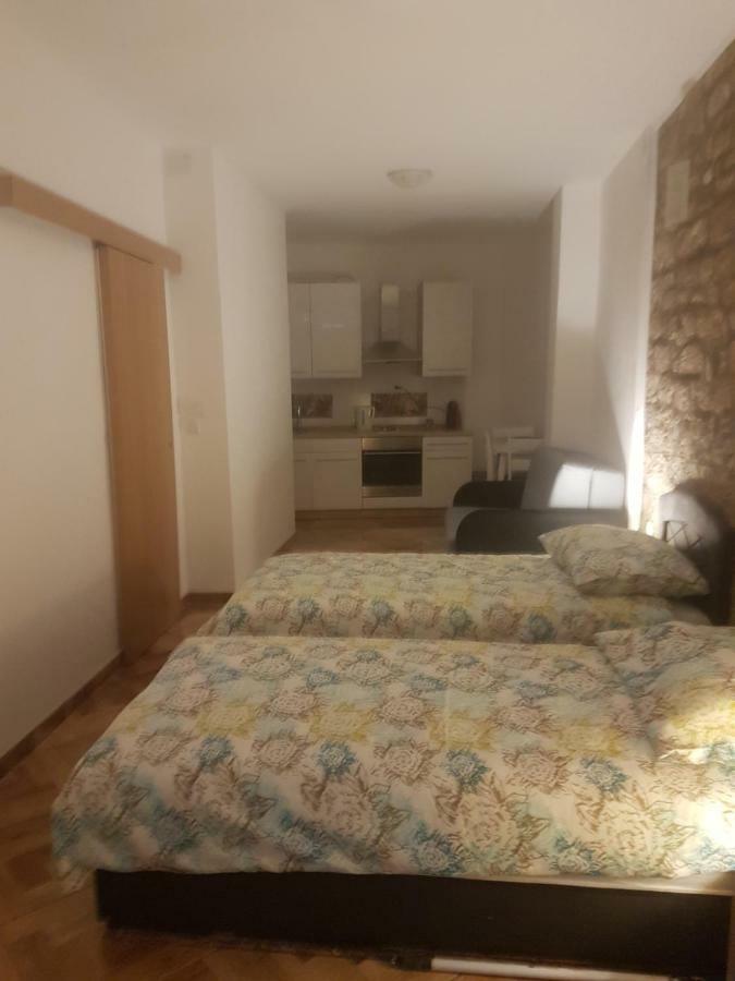 Studio Apartman Via Šibenik Eksteriør bilde
