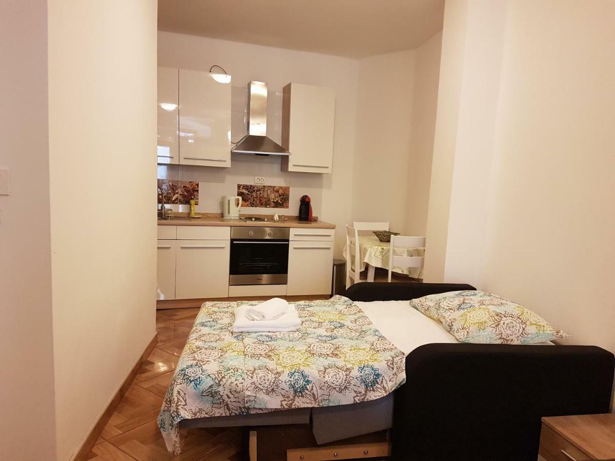 Studio Apartman Via Šibenik Eksteriør bilde